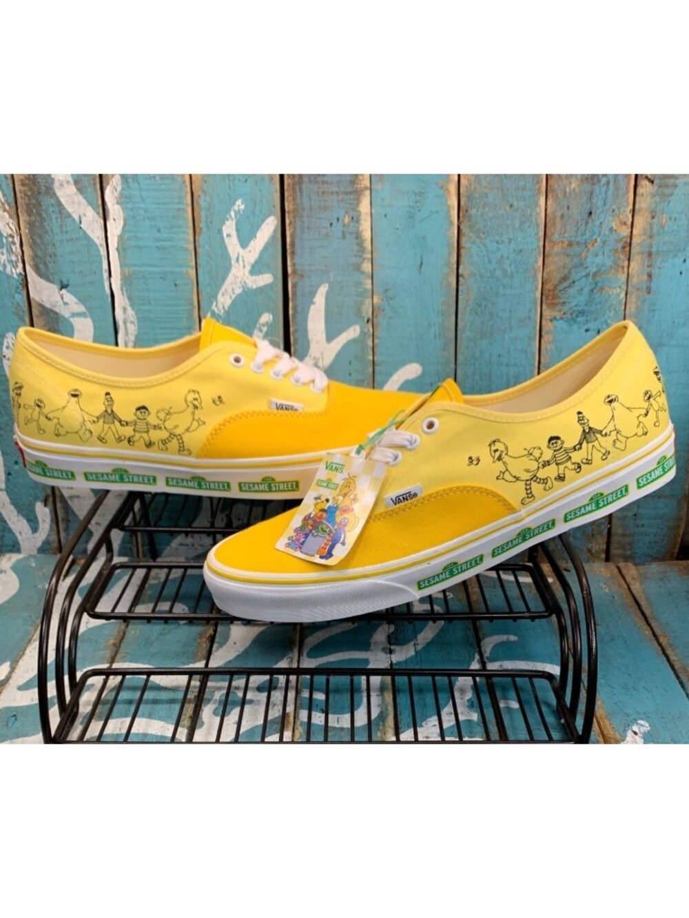 NWT VANS Sesame Street/Big Bird Authentic Yellow Sneakers Mens Size 11